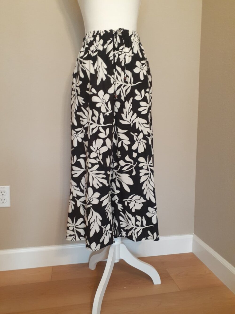 Christian Siriano Linen Blend Wide Leg Cropped Pants